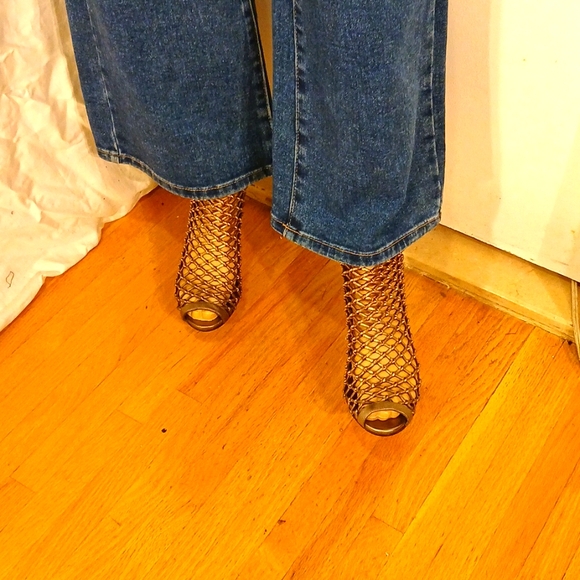 🔥🔥Like New Gucci Bronze Leather Stiletto Bootie - Picture 14 of 16